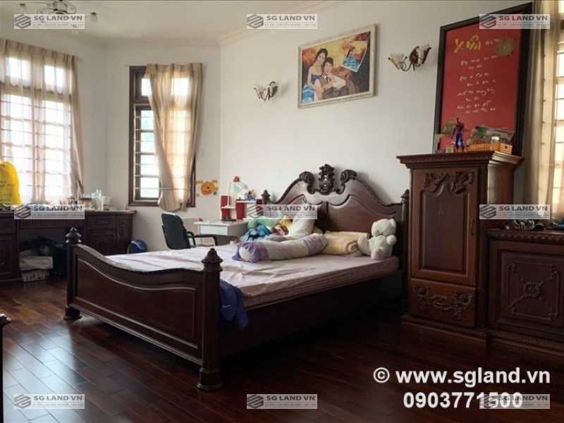 Biệt thự ven sông sài gòn