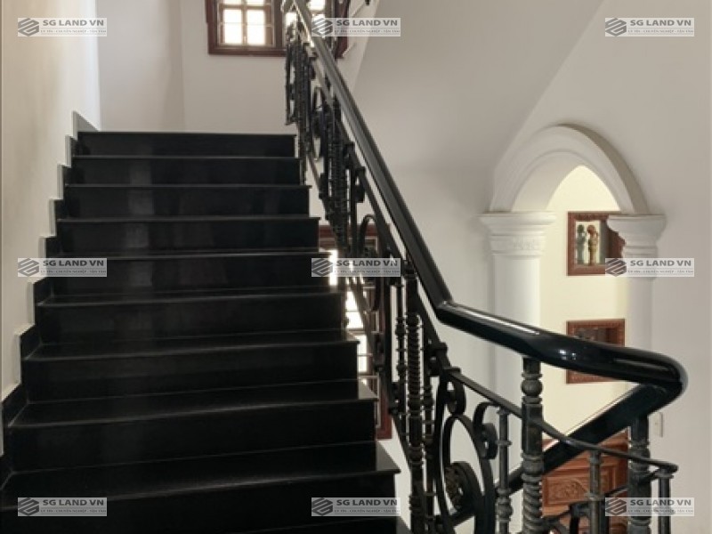 Biệt thự ven sông sài gòn